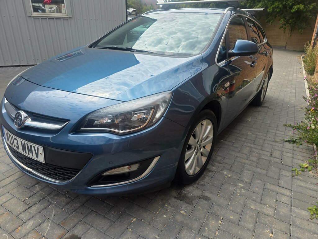Vauxhall Astra 2.0 Cdti Se Sports Tourer Euro 5 Blue