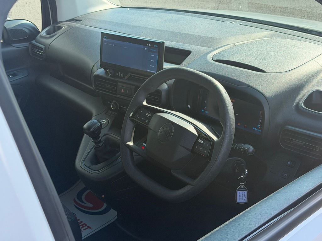 Citroen Berlingo Diesel White #4