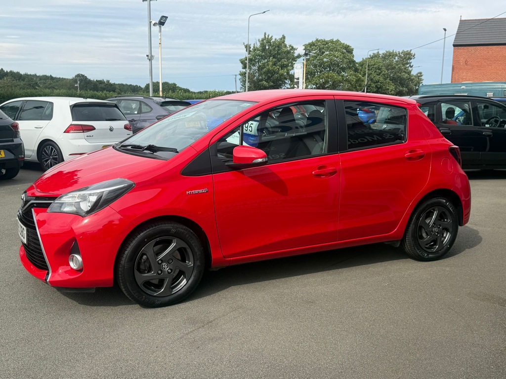 Toyota Yaris Hybrid DA65DBO Red #5