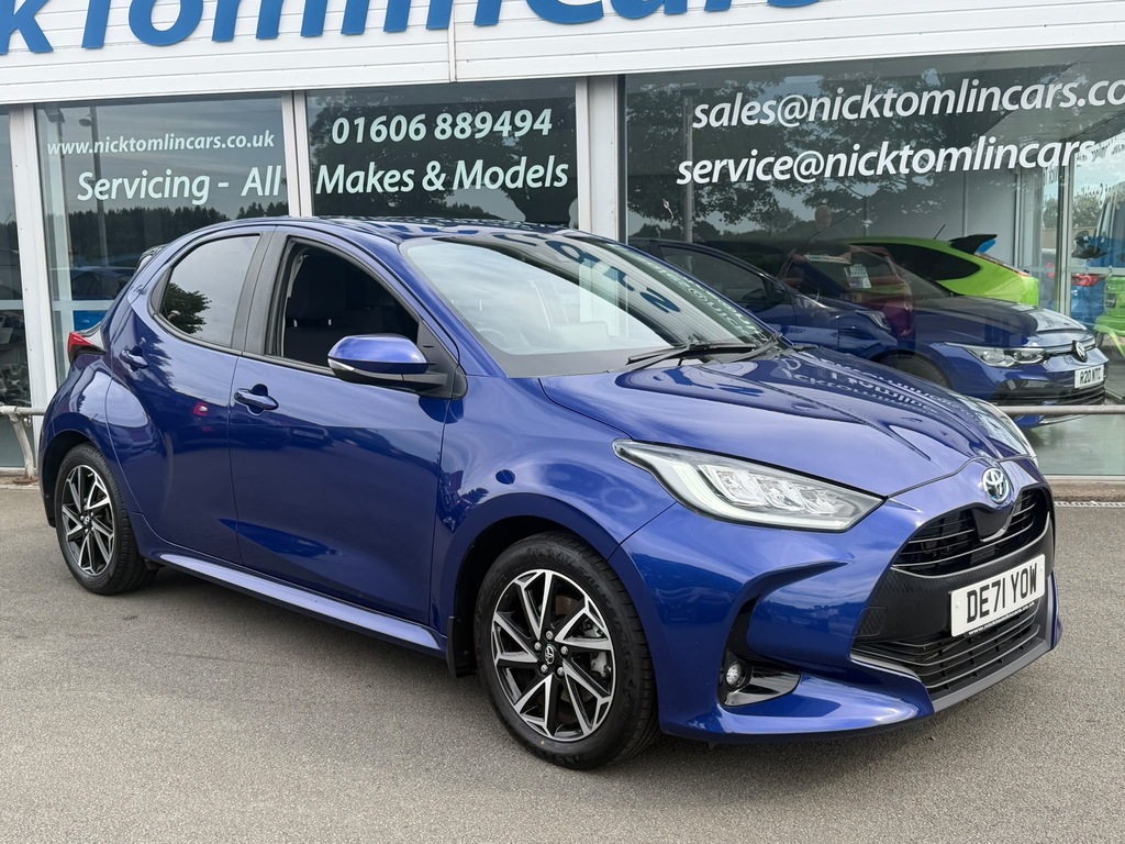 Toyota Yaris Hybrid Blue