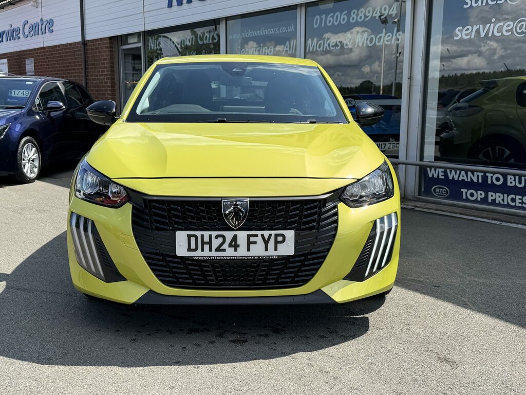 Peugeot 208 Petrol Yellow #2