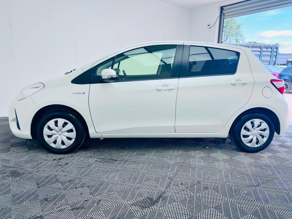 Toyota Yaris 1.5 Vvt-h Design Hatchback Hybrid E-cvt LJ17MYS #5