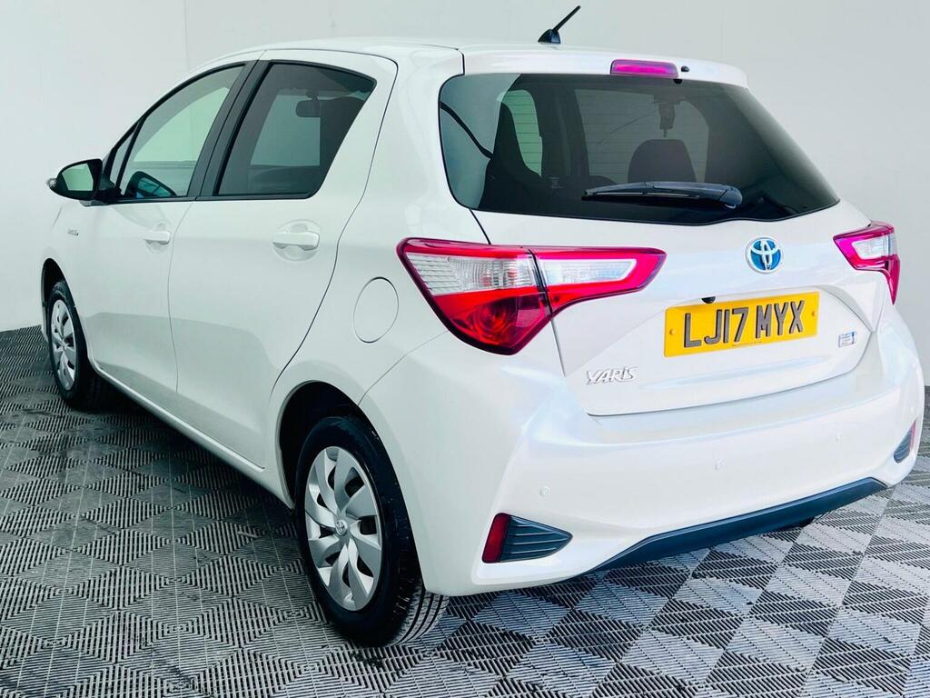 Toyota Yaris 1.5 Vvt-h Design Hatchback Hybrid E-cvt LJ17MYS #4