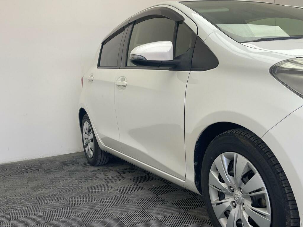 Toyota Yaris 1.33 Dual Vvt-i Icon Multidrive S Euro 6 2014 White #2