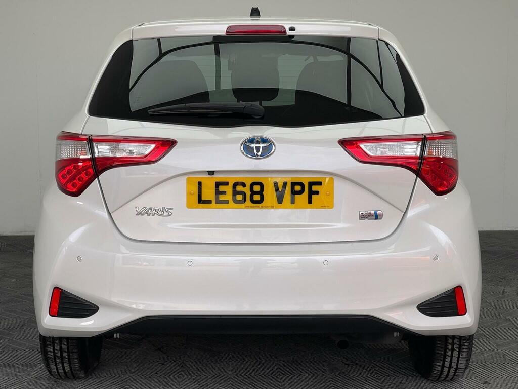 Toyota Yaris Icon Tech Red #8