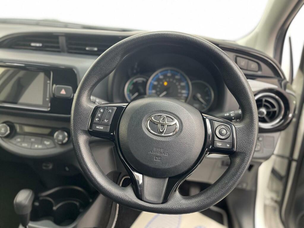 Toyota Yaris Icon Tech Red #30