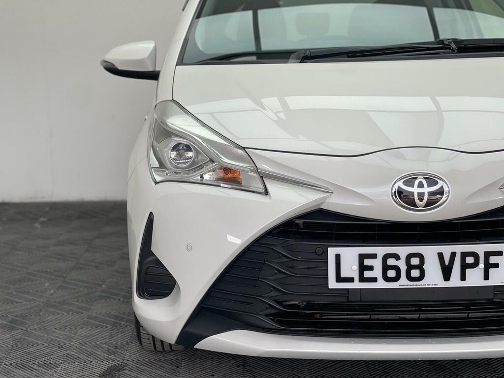 Toyota Yaris 1.5 Vvt-h Design E-cvt Euro 6 Ss White #3