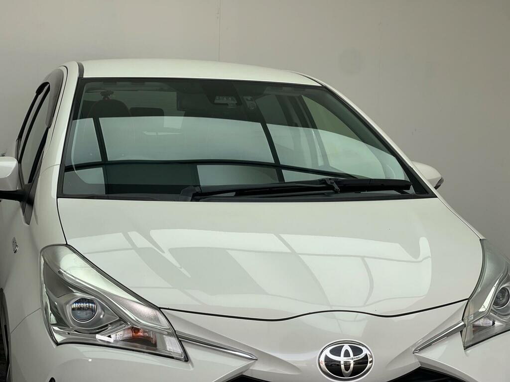 Toyota Yaris 1.5 Vvt-h Design E-cvt Euro 6 Ss White #2