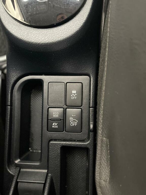 Toyota Yaris Icon Tech Red #19