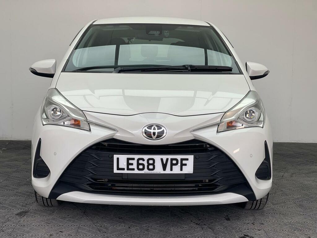 Toyota Yaris Icon Tech Red #7