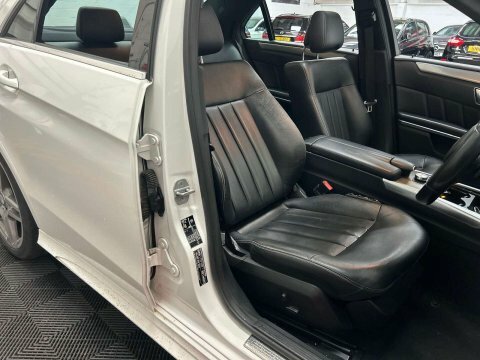 Mercedes-Benz E Class 2.1 E220 Amg YL15GEU White #3