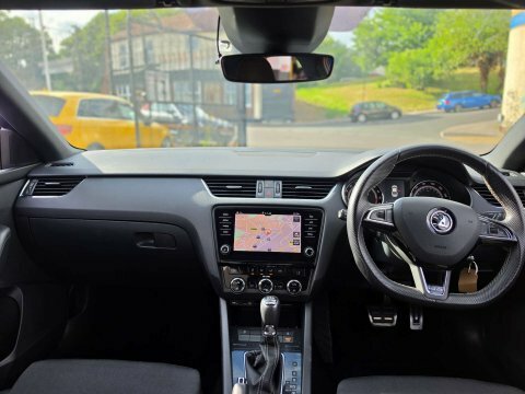 Skoda Octavia 2.0 Tdi Crvrs 44 Dsg Full History, 4X4, 18 Al #9