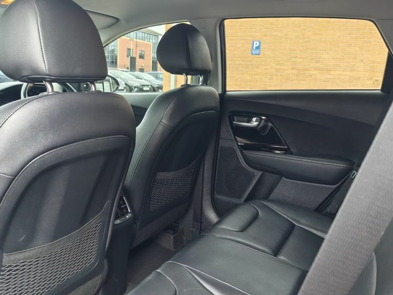 Kia Niro 1.6 Gdi Hybrid 2 Dct - Reversing Camera, Carpl Red #23
