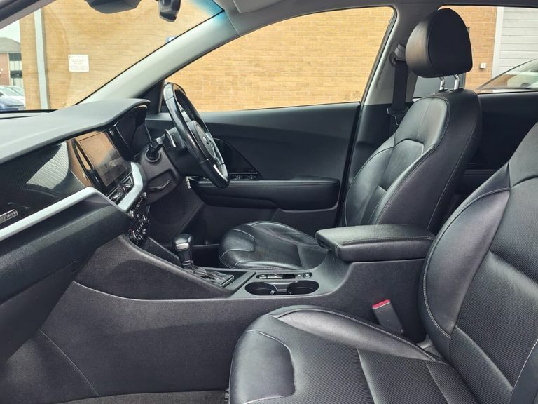 Kia Niro 1.6 Gdi Hybrid 2 Dct - Reversing Camera, Carpl Red #19