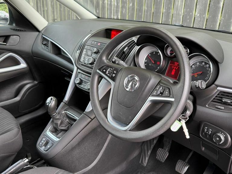 Vauxhall Zafira Tourer Tourer Mpv Blue #19