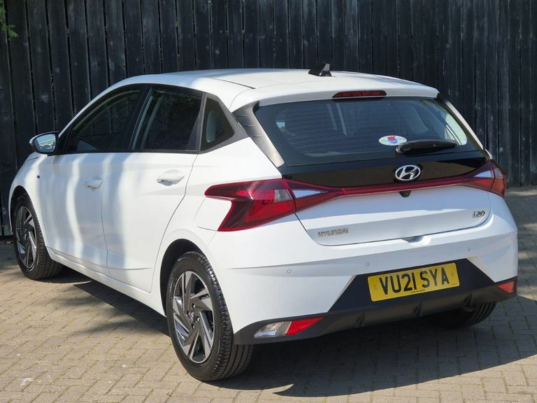 Hyundai I20 1.0 T-gdi 100Ps Se Connect 48 Volt Hybrid White #7