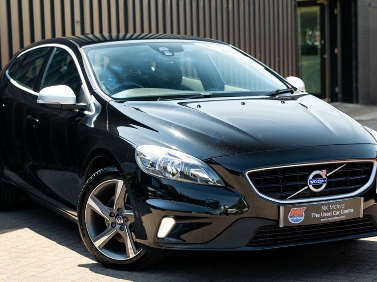 Volvo V40 T2 122 R Design Black #2