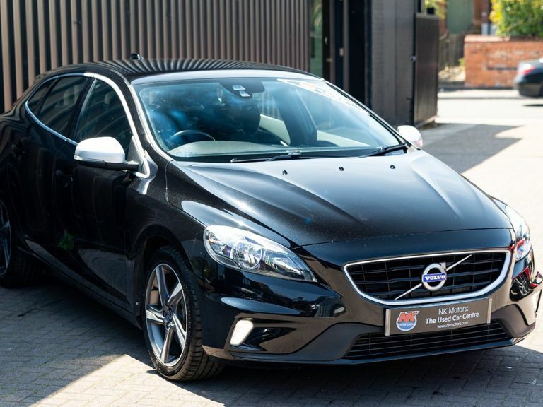 Volvo V40 T2 122 R Design Black #3