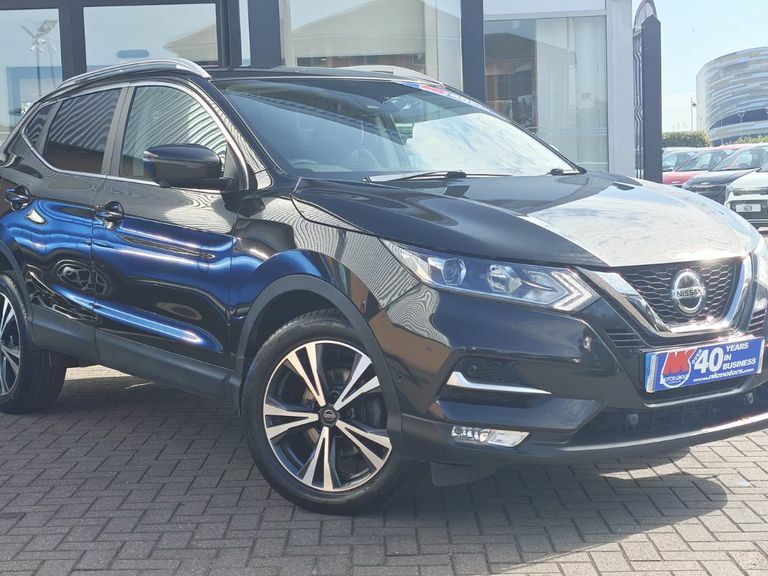 Nissan Qashqai 1.7 Dci N-connecta 4Wd Cvt Black #2