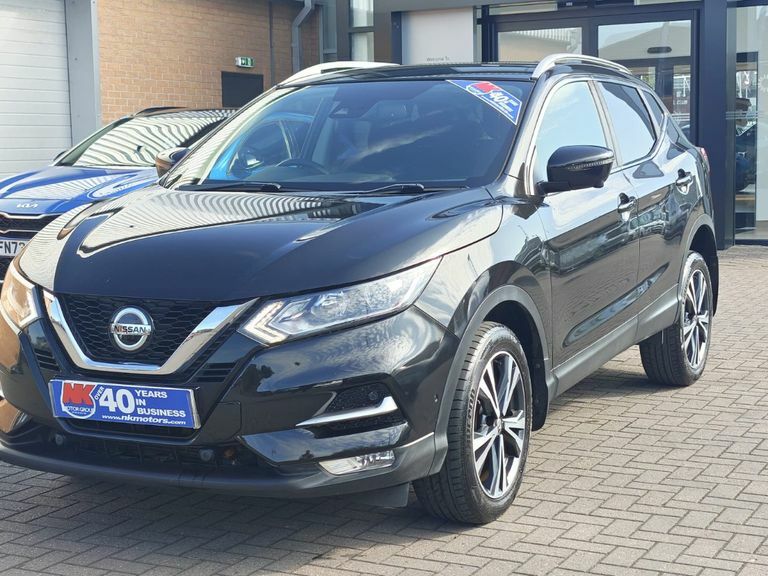 Nissan Qashqai 1.7 Dci N-connecta 4Wd Cvt Black #4