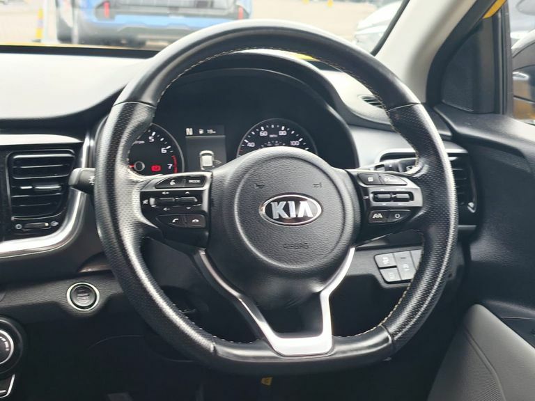 Kia Stonic 1.0T Gdi 99 2 Yellow #13