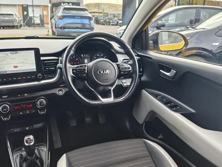 Kia Stonic 1.0T Gdi 99 2 Yellow #12