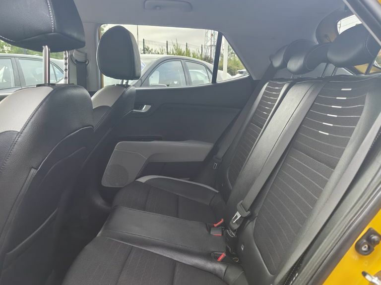 Kia Stonic 1.0T Gdi 99 2 Yellow #24