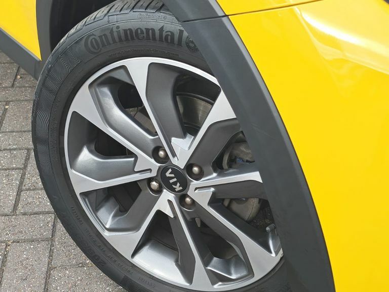 Kia Stonic 1.0T Gdi 99 2 Yellow #10
