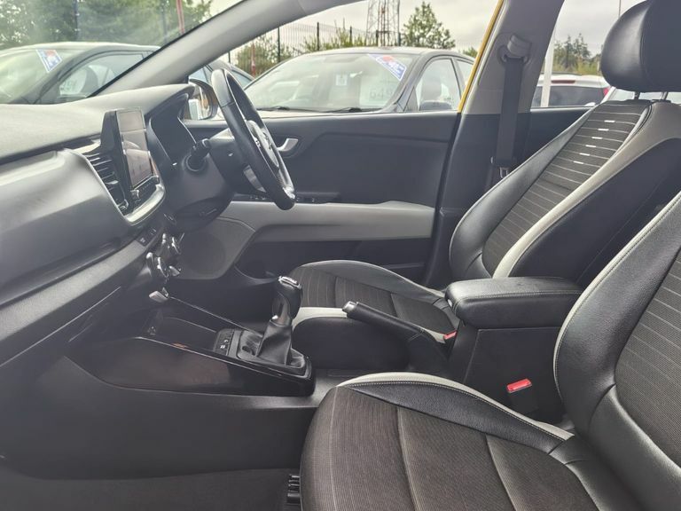 Kia Stonic 1.0T Gdi 99 2 Yellow #19