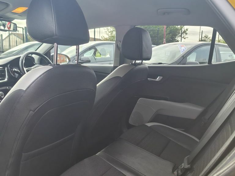 Kia Stonic 1.0T Gdi 99 2 Yellow #23
