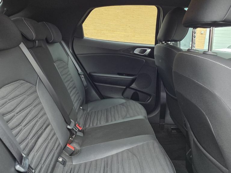 Kia Xceed 1.5 T-gdi Dct Gt-line S Silver #25