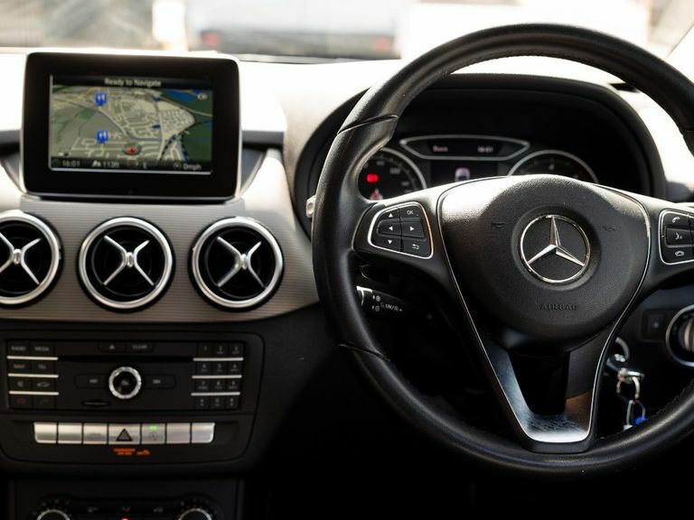 Mercedes-Benz B Class B 200 Sport Executive D Black #19