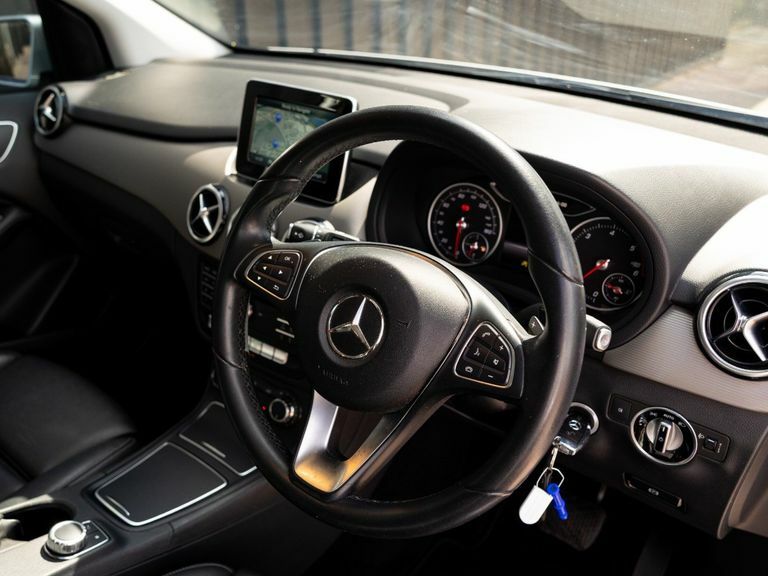 Mercedes-Benz B Class B 200 Sport Executive D Black #14
