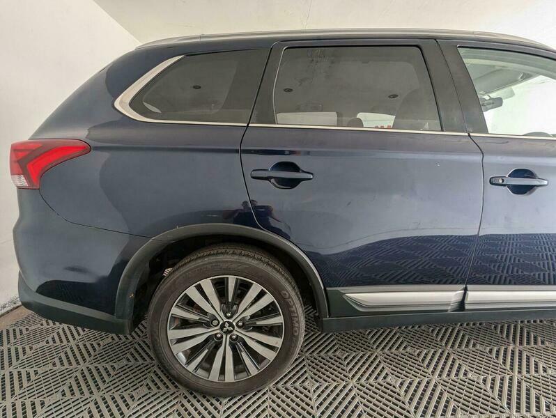 Mitsubishi Outlander 2.4H Twinmotor 13.8Kwh Design Suv Plug- Grey #27