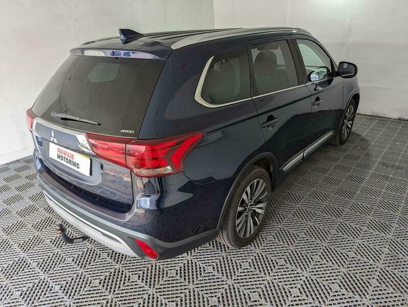 Mitsubishi Outlander 2.4H Twinmotor 13.8Kwh Design Suv Plug- Grey #10