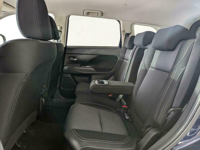 Mitsubishi Outlander 2.4H Twinmotor 13.8Kwh Design Suv Plug- Grey #15