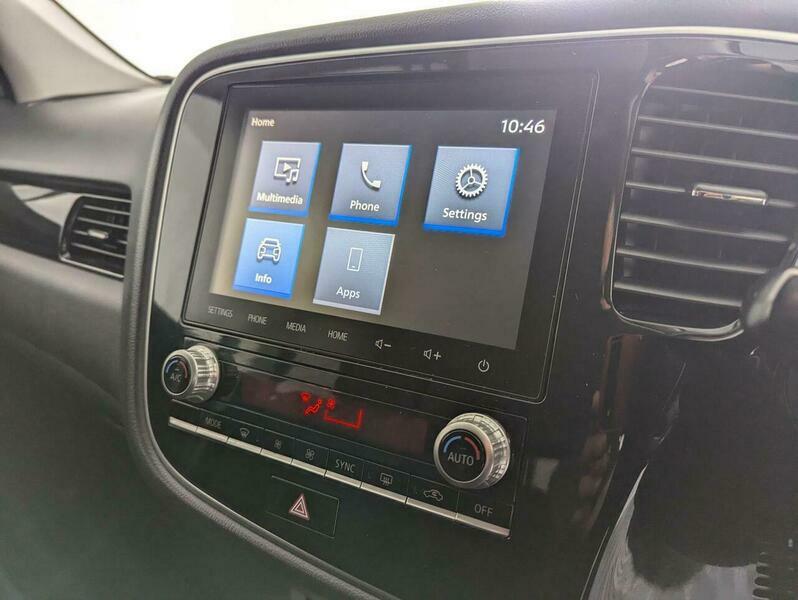 Mitsubishi Outlander 2.4H Twinmotor 13.8Kwh Design Suv Plug- Grey #37