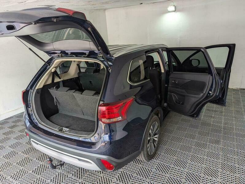 Mitsubishi Outlander 2.4H Twinmotor 13.8Kwh Design Suv Plug- Grey #11
