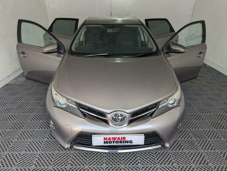 Toyota Auris 1.6 V-matic Icon Plus Brown #6