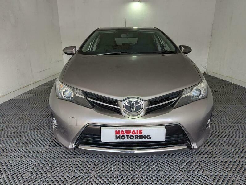Toyota Auris 1.6 V-matic Icon Plus Brown #2