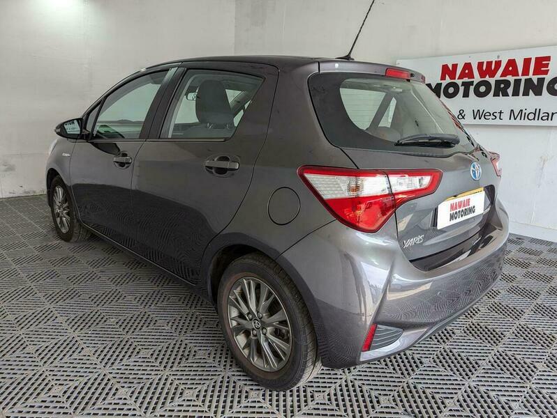 Toyota Yaris 1.5 Vvt-h Icon E-cvt Grey #4