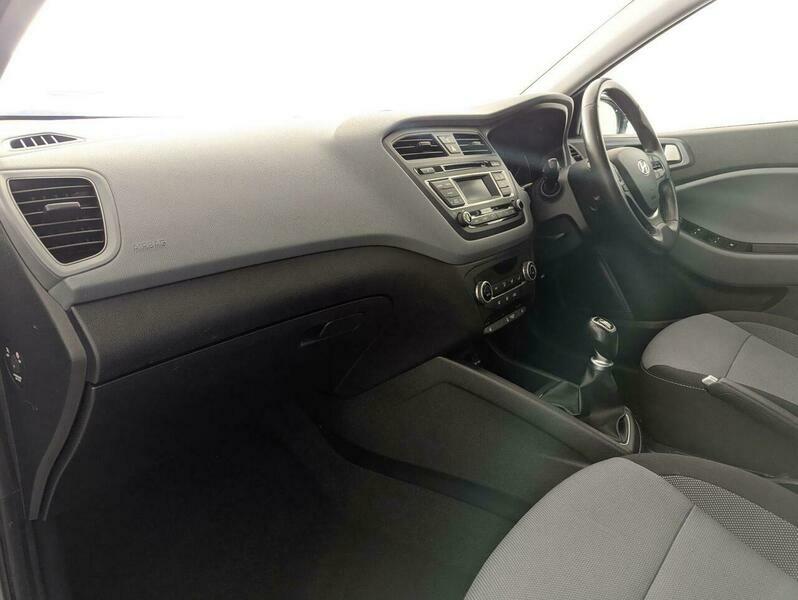 Hyundai I20 Mpi Go White #12