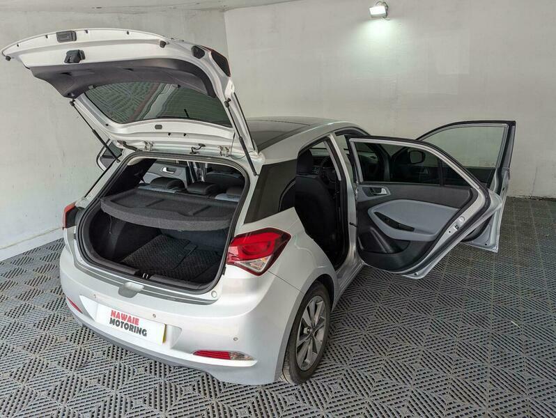 Hyundai I20 Mpi Go White #11