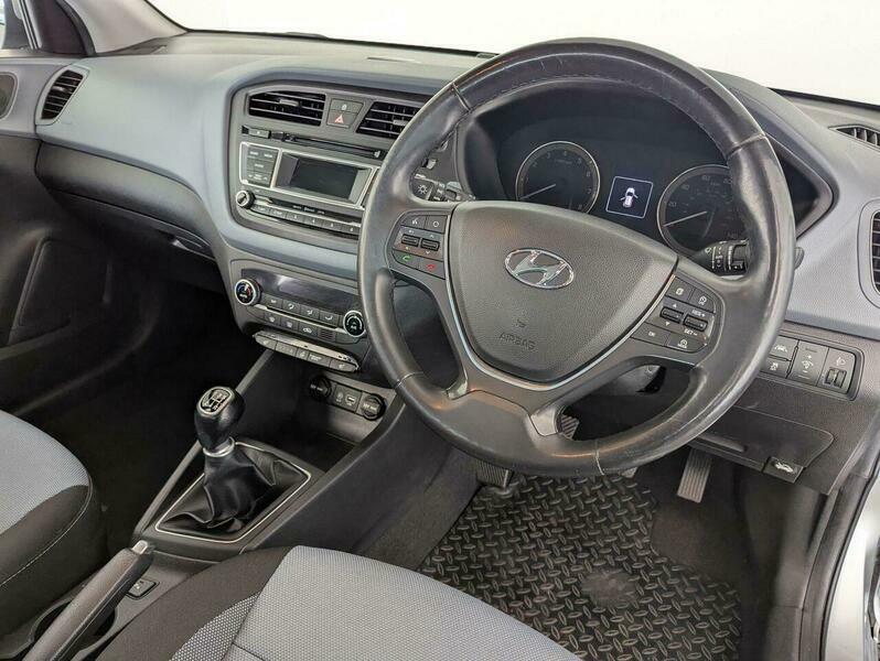 Hyundai I20 Mpi Go White #14