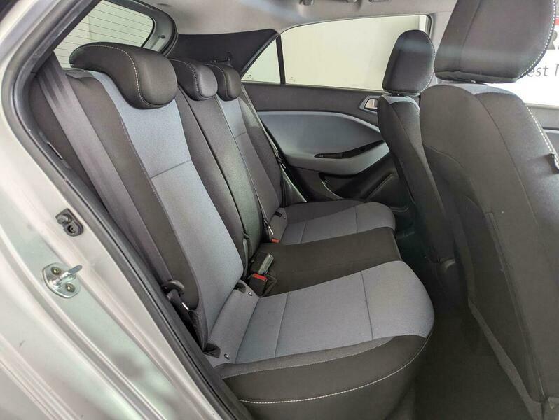 Hyundai I20 Mpi Go White #17