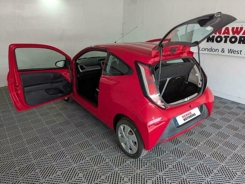 Toyota Aygo 1.0 Vvt-i X-play Euro Red #5