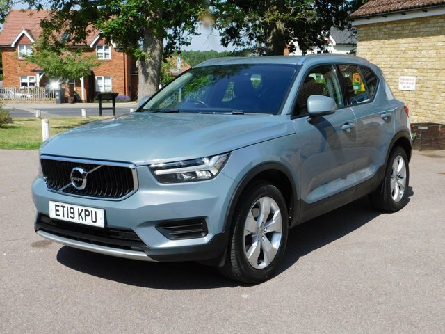 Volvo XC40 2.0 T4 Momentum Suv Euro 6 S S ET19KPU Grey #2