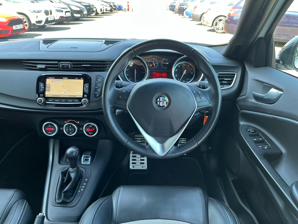 Alfa Romeo Giulietta 1.4L Speciale White #15