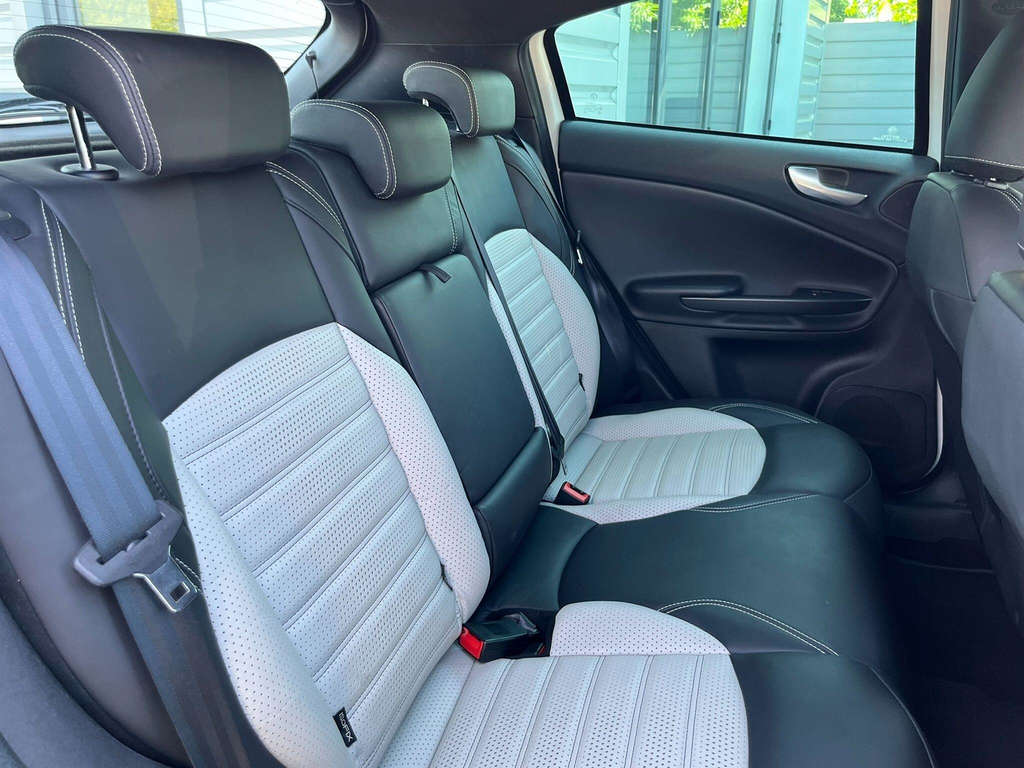 Alfa Romeo Giulietta 1.4L Speciale White #37