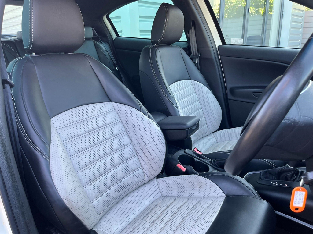 Alfa Romeo Giulietta 1.4L Speciale White #12